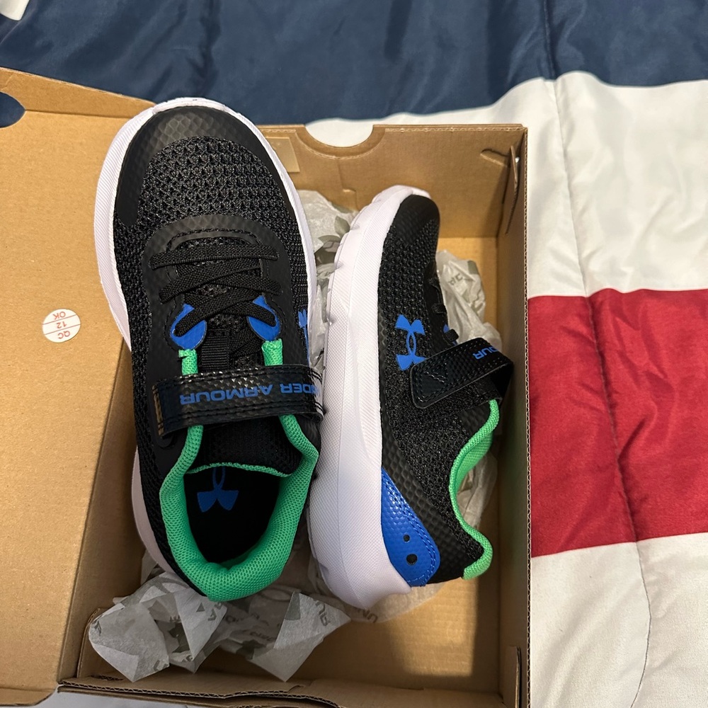 Brand new sneakers size 11